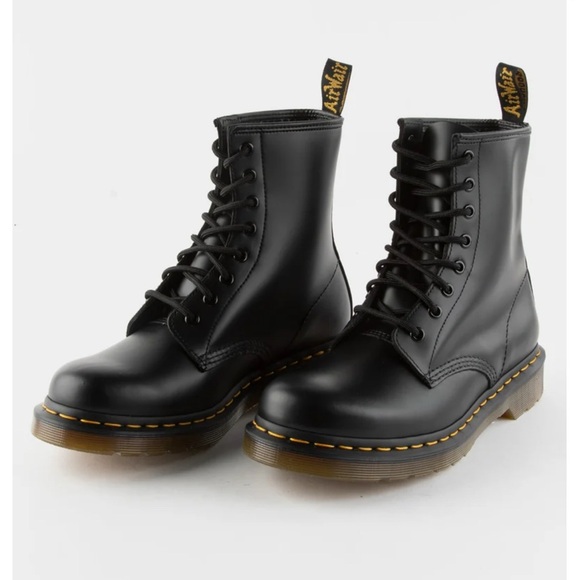 Dr. Martens Shoes - Dr. Martens 1460 women’s boots